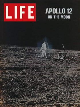 送料無料・1969年版・LIFE誌・Apollo 12 月面着陸・資料・興味深い LIFE Magazine - December 12 1969 | Apollo 12 Moon Landing